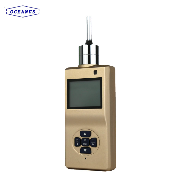 Portable pump-suction gas detector